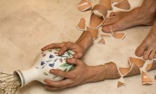 ceramics-pottery-broken-cracked-shattered-erik-johansson-vas